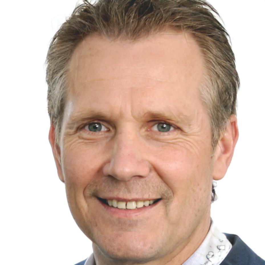 Portrait de Damien Rousseau, analyste financier